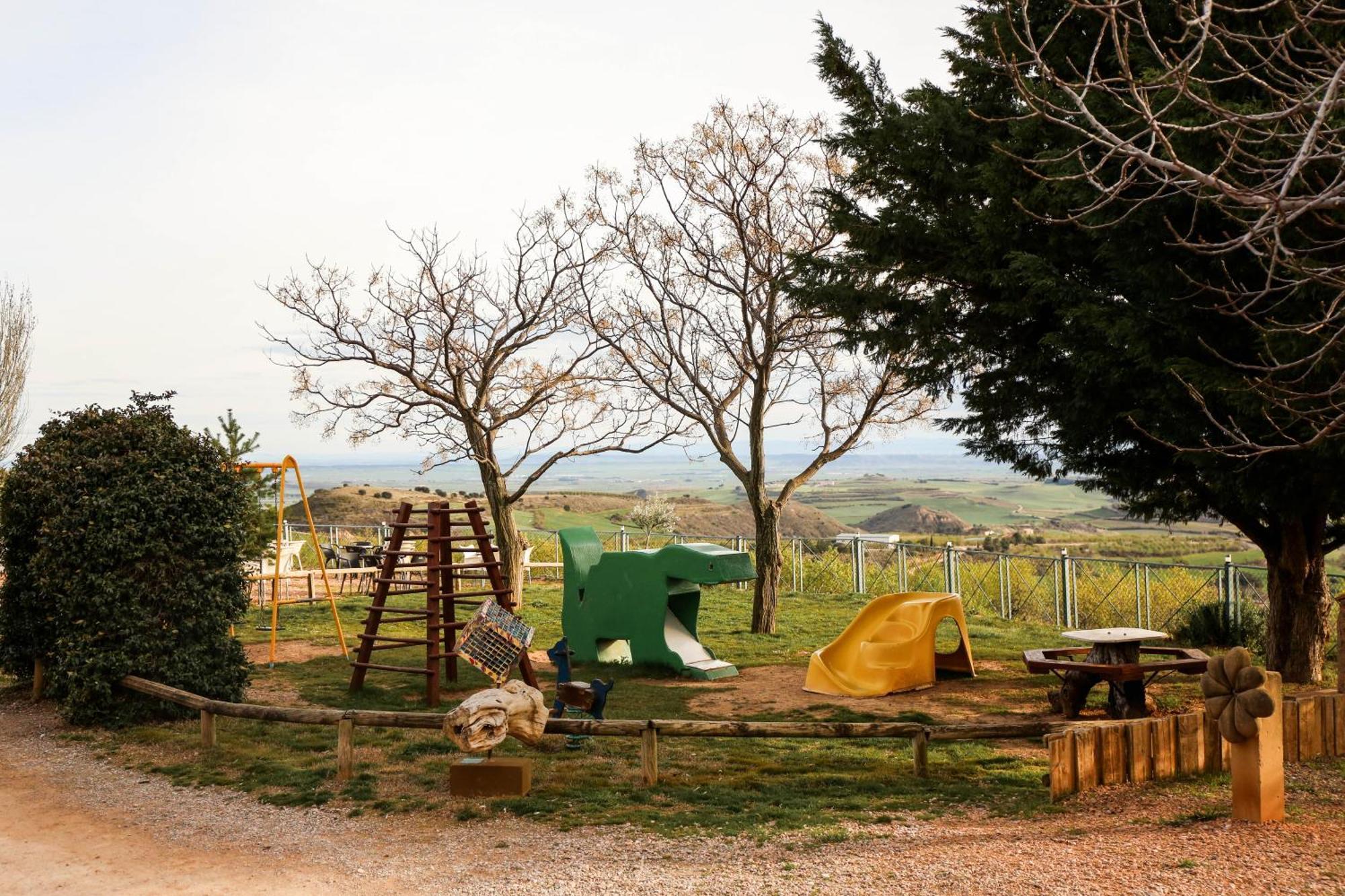 Camping Castillo De ลัวร์เร ภายนอก รูปภาพ